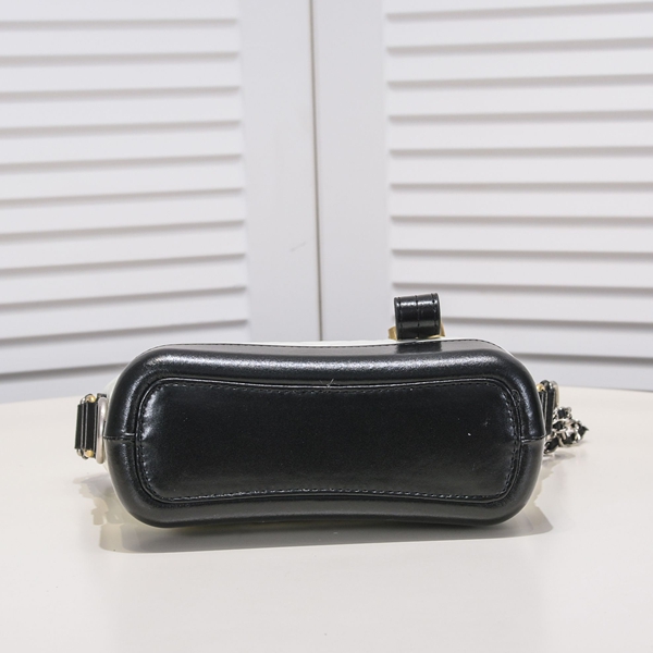 シャネルバッグ内部構造